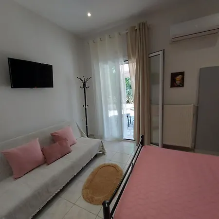 Niki Thalia Close To Corfu Town *